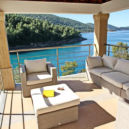 Hera Korcula, Special One, Pool, Right On The Sea,parking, 8 People Willa
