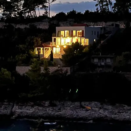 Willa Hera Korcula, Special One, Pool, Right On The Sea,parking, 8 People