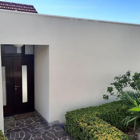 Hera Korcula, Special One, Pool, Right On The Sea,parking, 8 People *