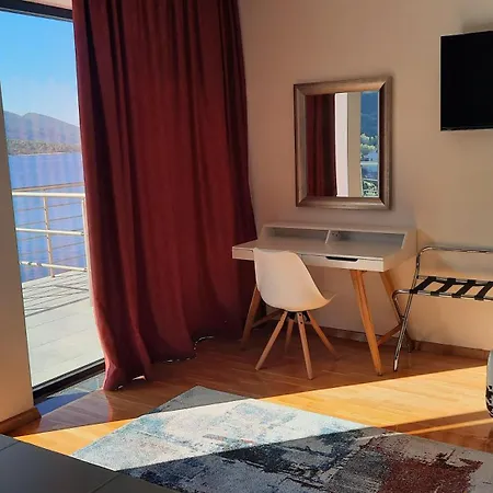 Willa Hera Korcula, Special One, Pool, Right On The Sea,parking, 8 People *