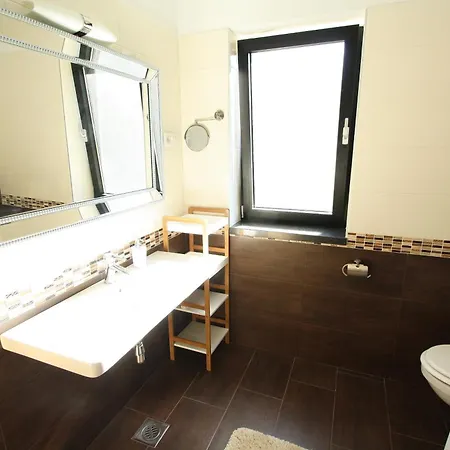 Hera Korcula, Special One, Pool, Right On The Sea,parking, 8 People Čara