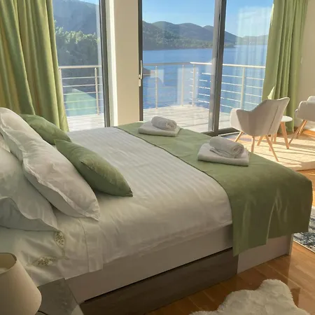 Willa Hera Korcula, Special One, Pool, Right On The Sea,parking, 8 People *